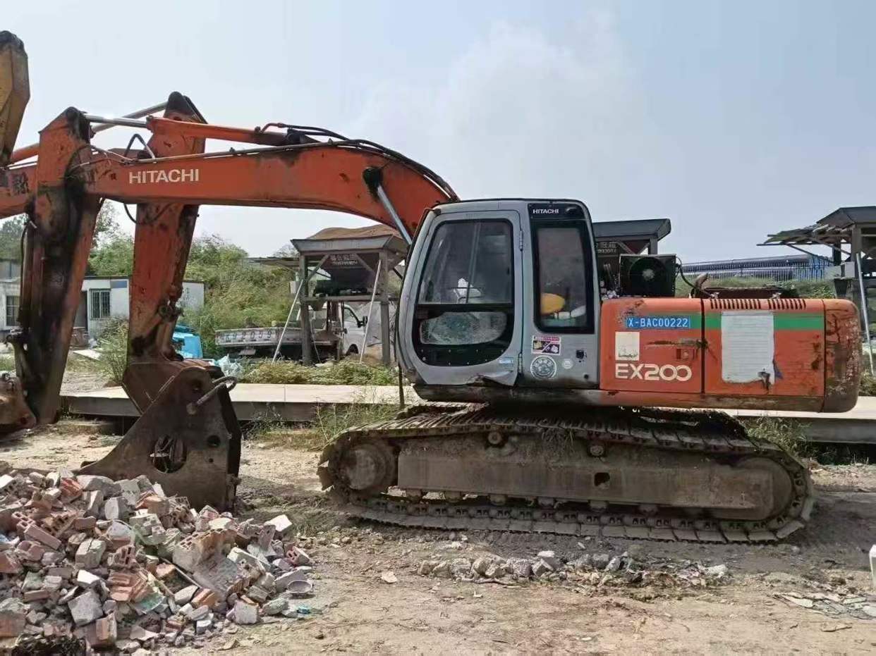 Buy Hitachi ZAXIS200 Used Excavator / 1