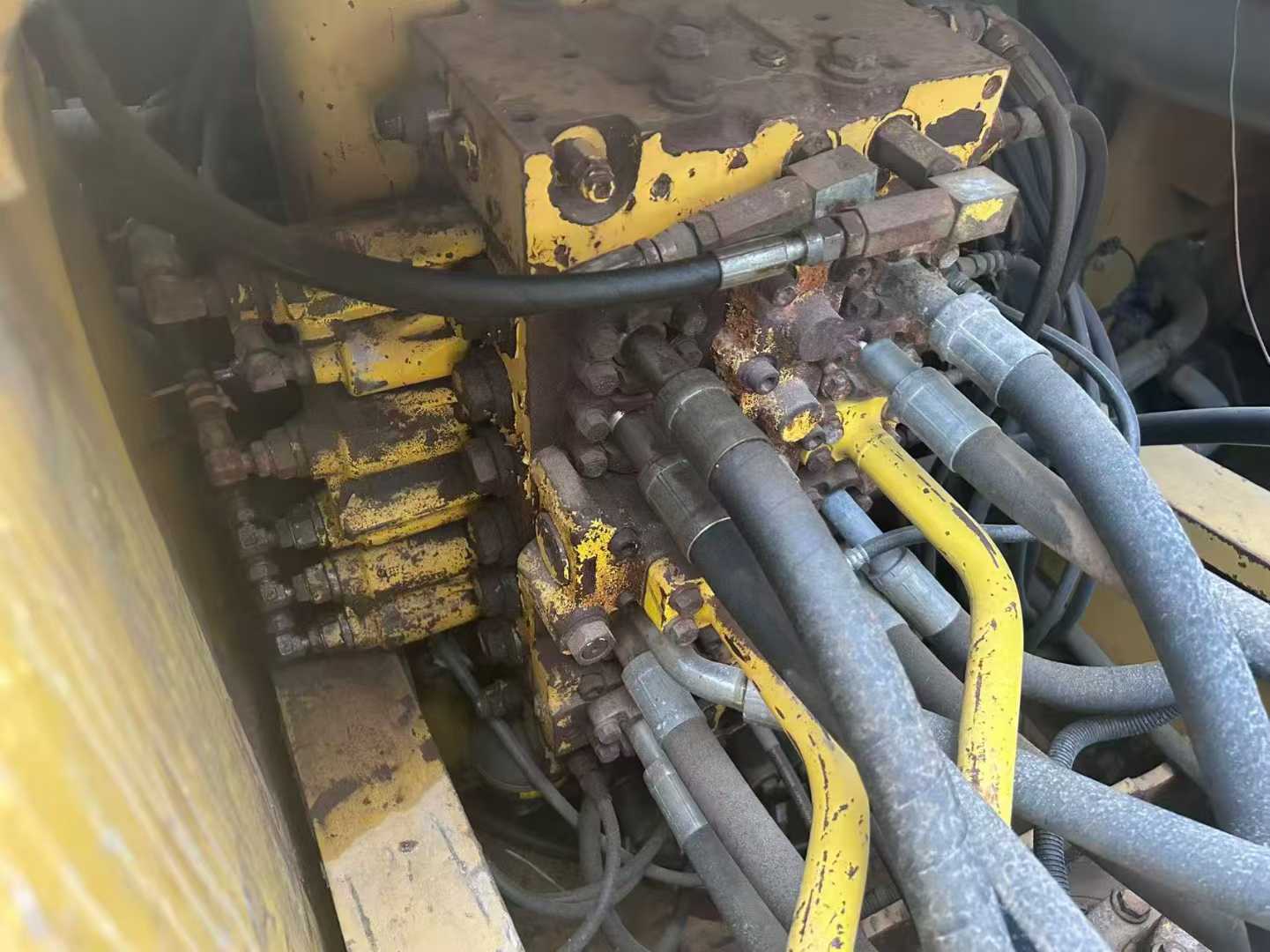 Used Komatsu PW200-7 Excavator 2016 Model / 6