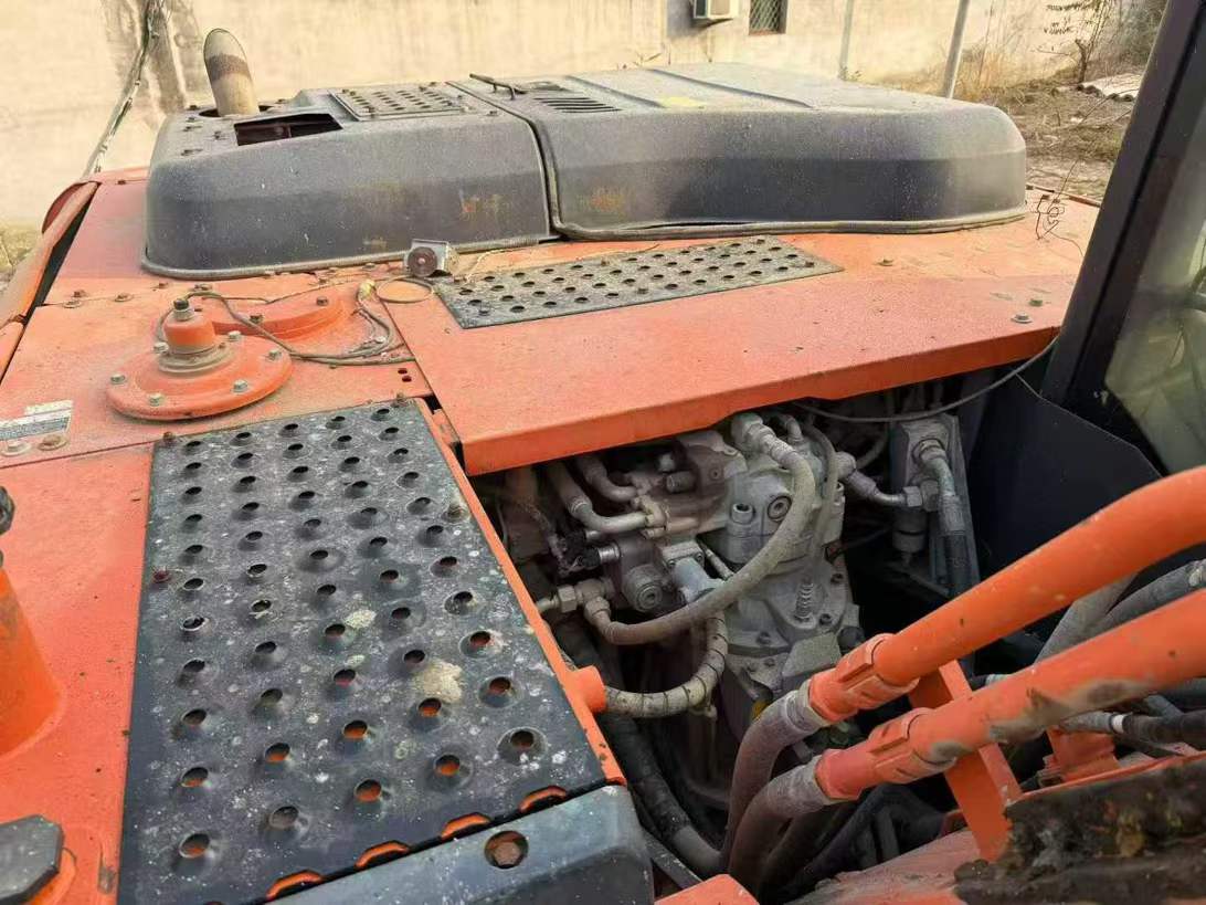 Used Hitachi ZAXIS200 Excavator 2016 Model / 5