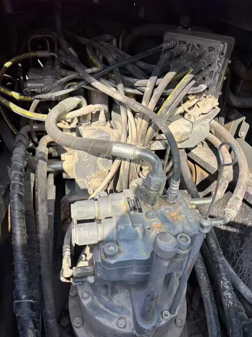 Used Hitachi ZAXIS200 Excavator 2015 Model / 2