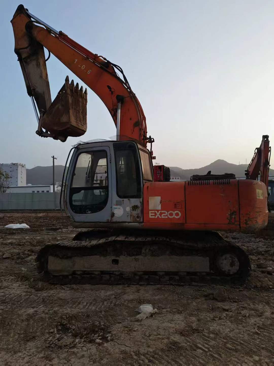 Used Hitachi ZAXIS200 Excavator 2016 Model / 3