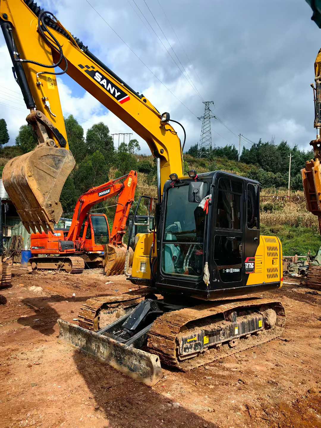 Used Sany SY75 Excavator 2015 Model / 4