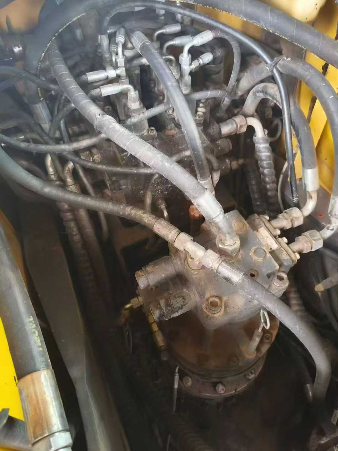 Used XCMG XE135B Excavator 2018 Model / 3