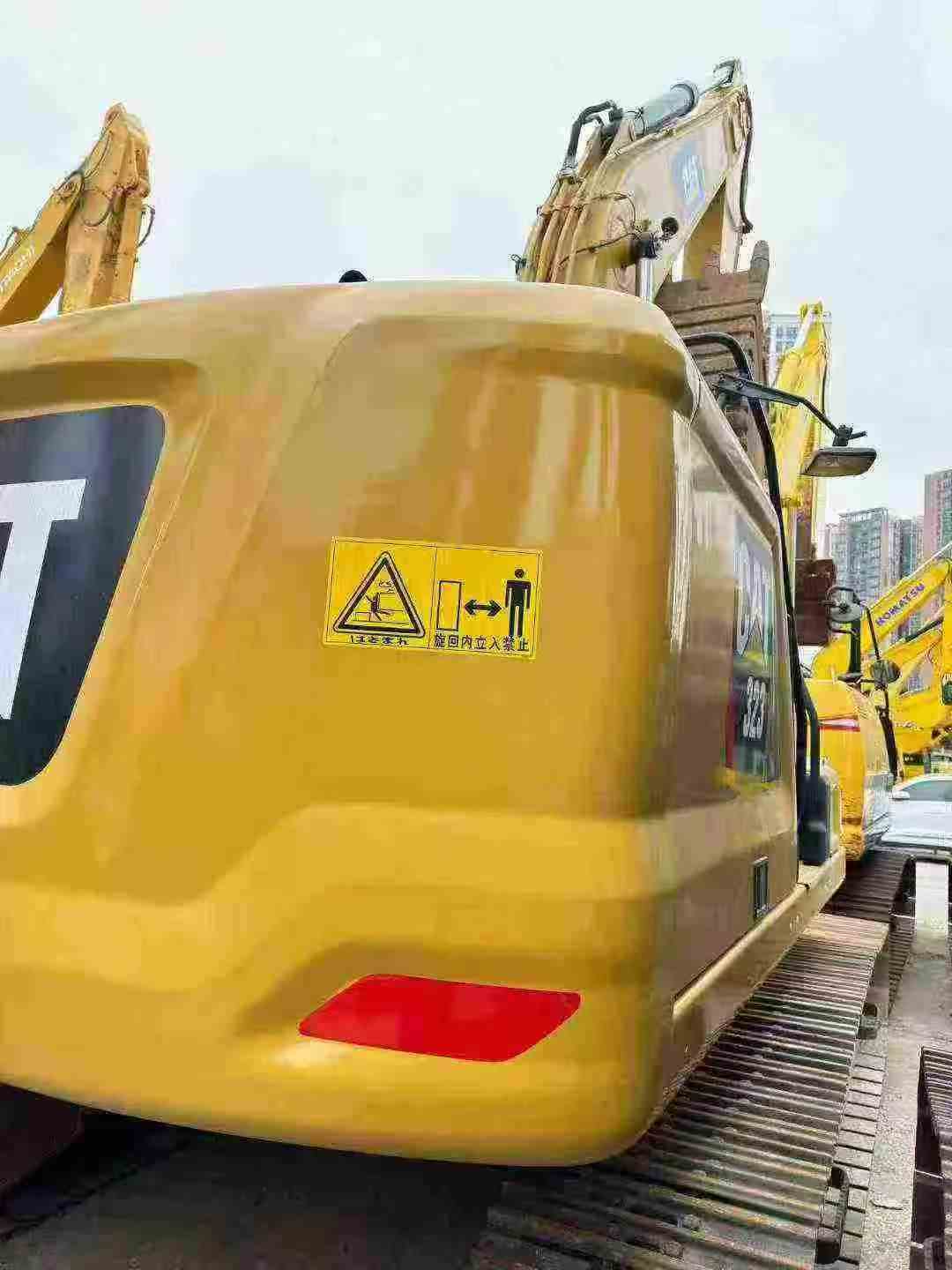 Used Caterpillar 323 Excavator 2016 Model / 2