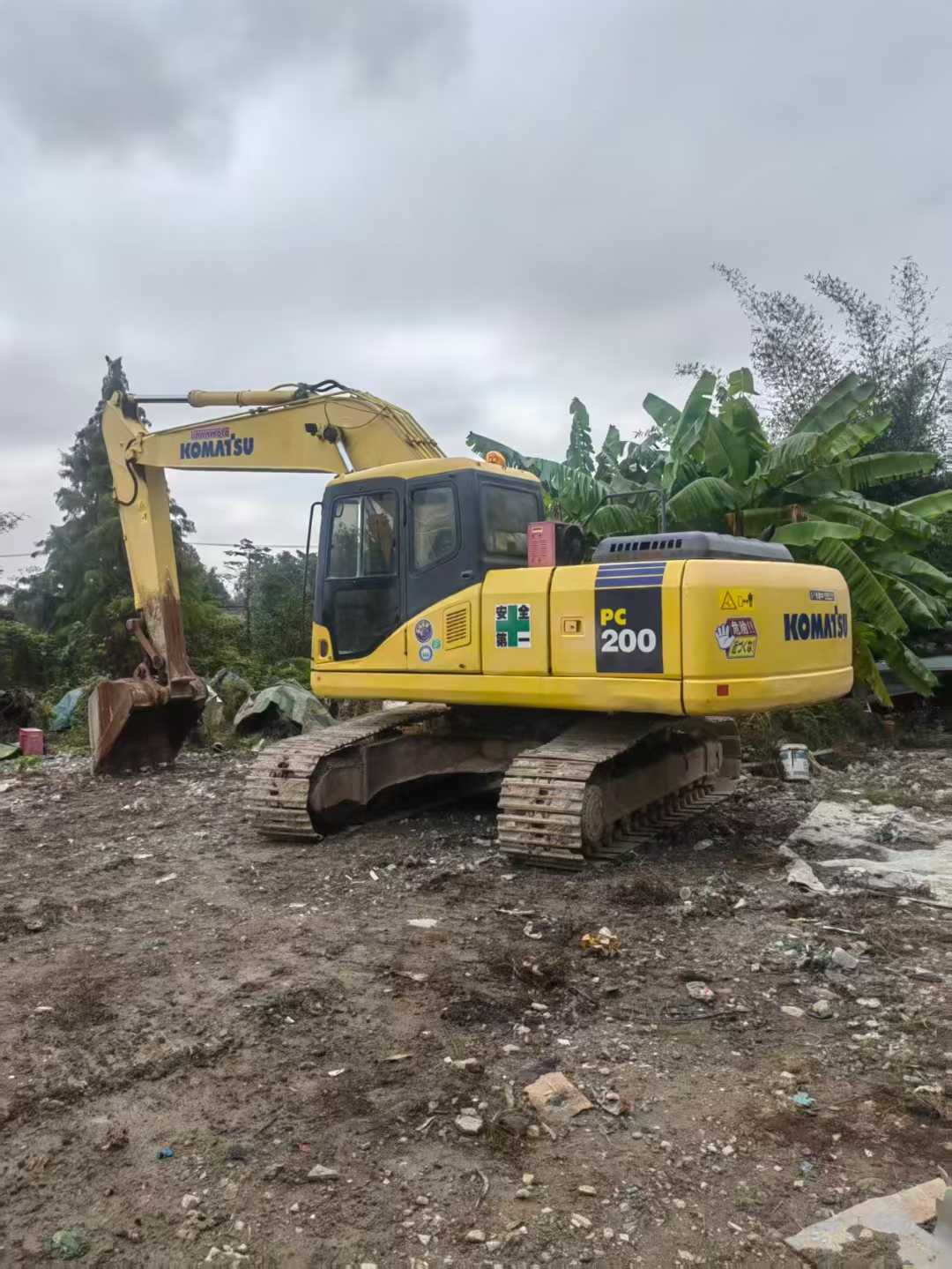 Buy Komatsu PW200-7 Used Excavator / 1