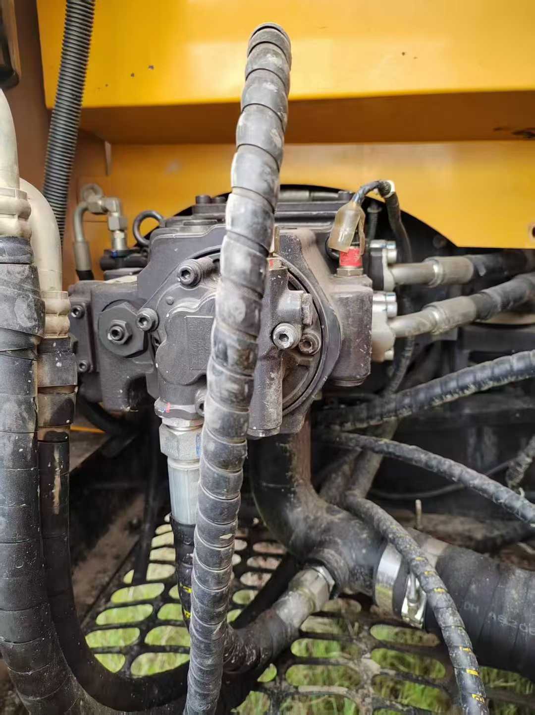 Used Sany SY135 Excavator 2017 Model / 5