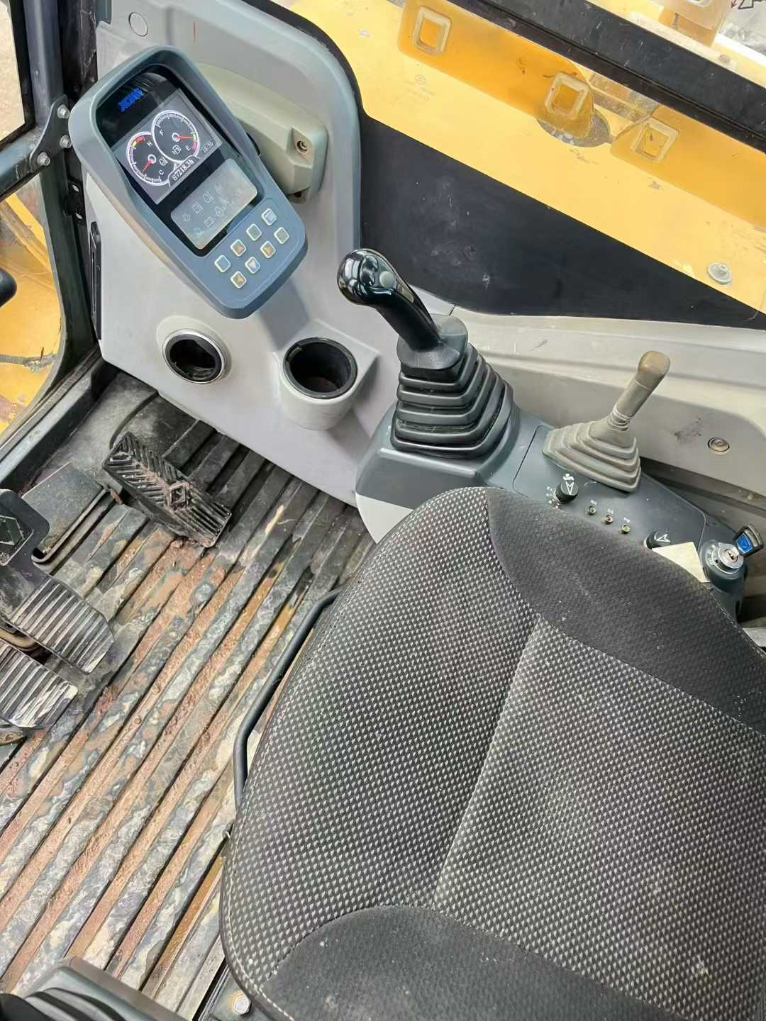 Used XCMG XE60 Excavator 2018 Model / 4