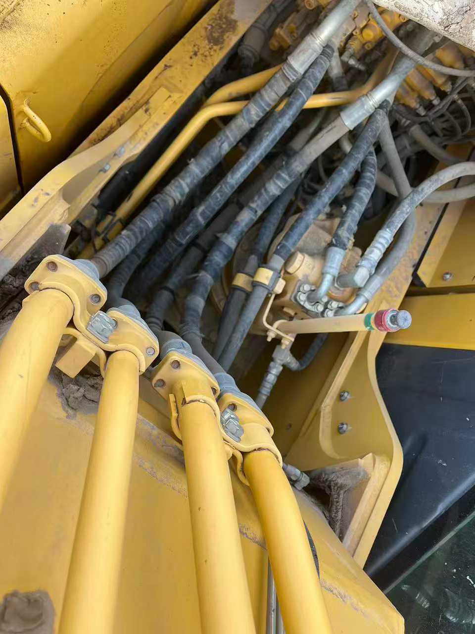 Used Komatsu HB215LC-1M0 Excavator 2016 Model / 2