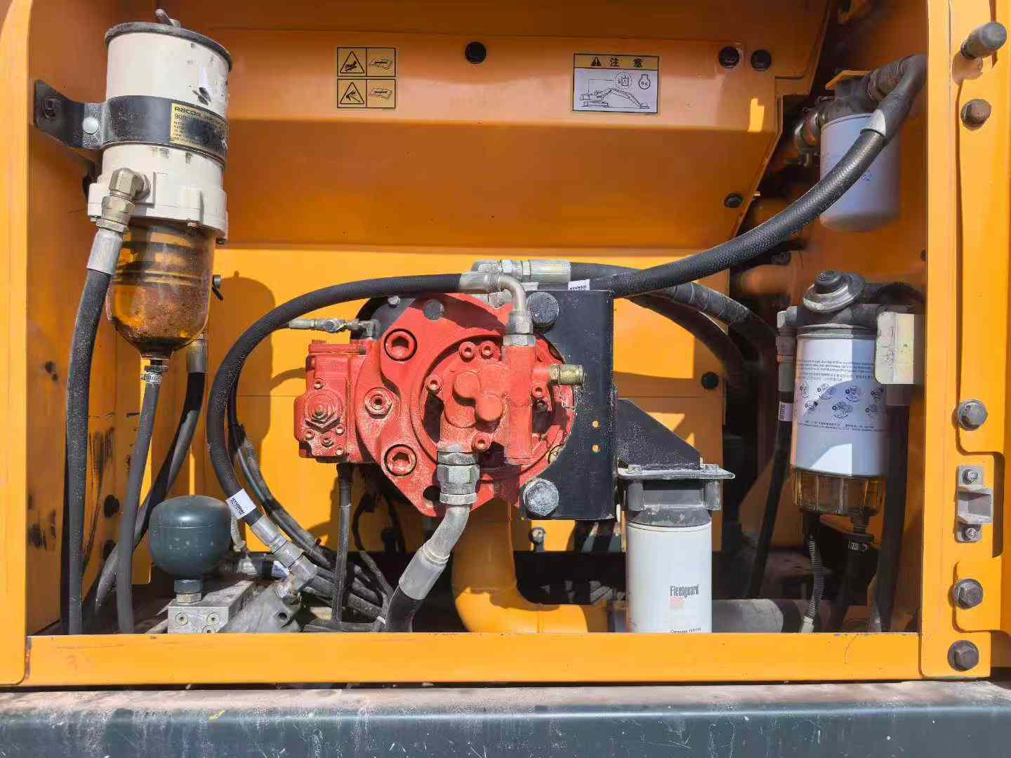 Used Hyundai R215VSN Excavator 2021 Model / 4