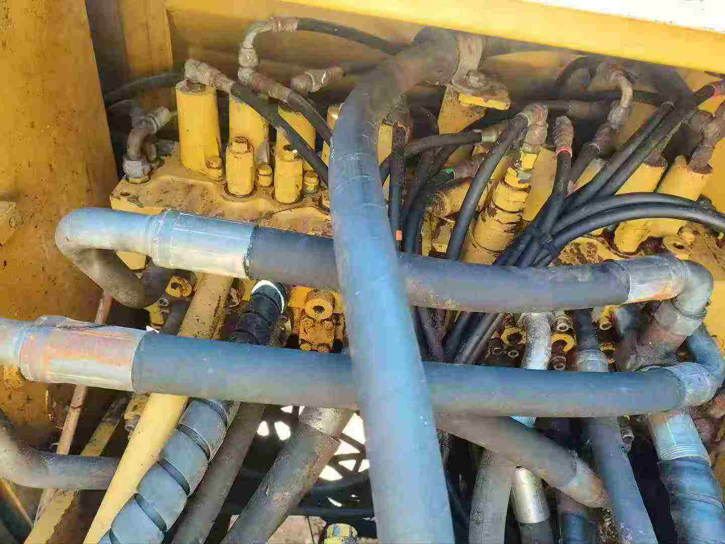 Used Caterpillar 323 Excavator 2016 Model / 4