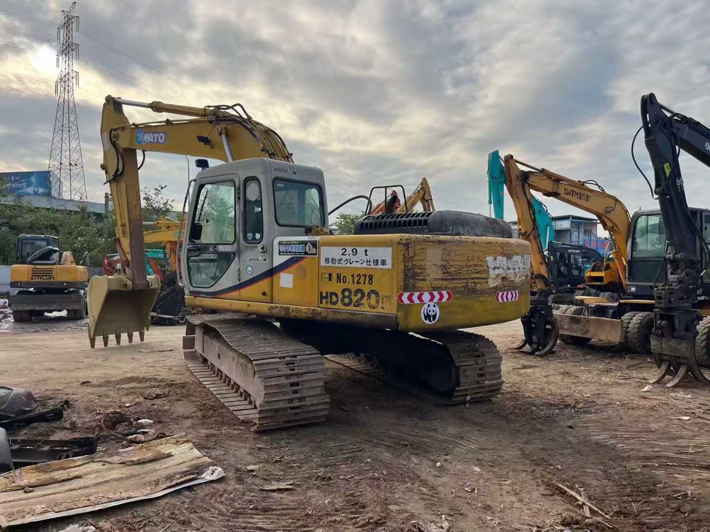 Used Kato HD820 Excavator 2016 Model / 6