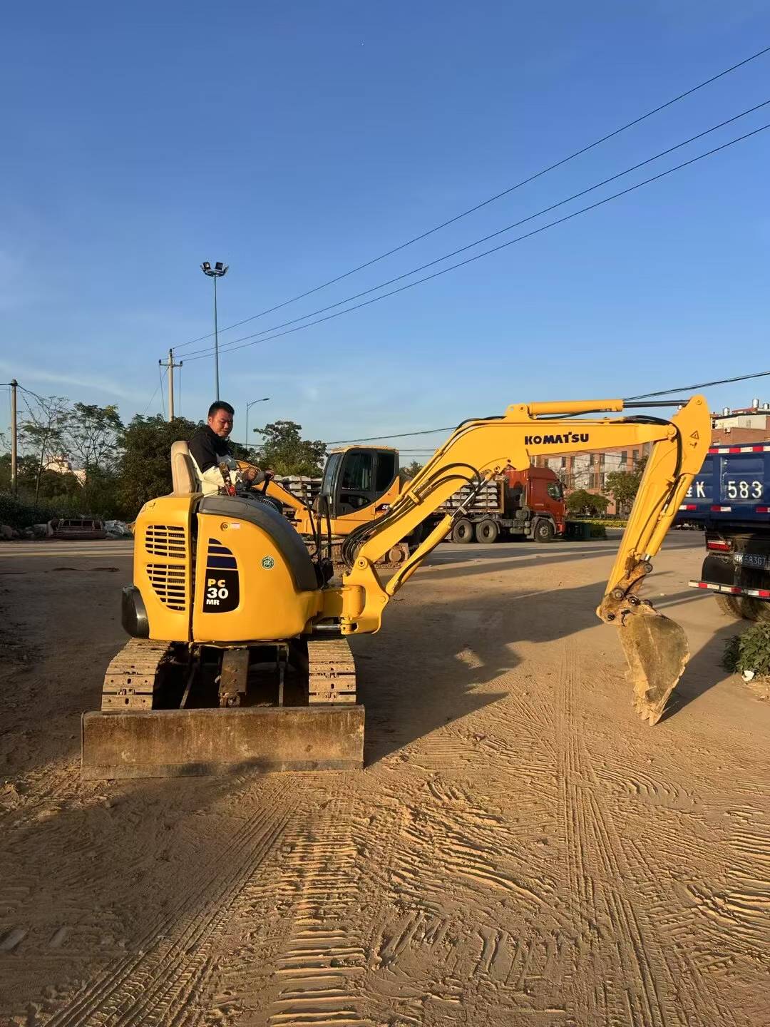 Used Komatsu PC30MR-2 Excavator 2016 Model / 2