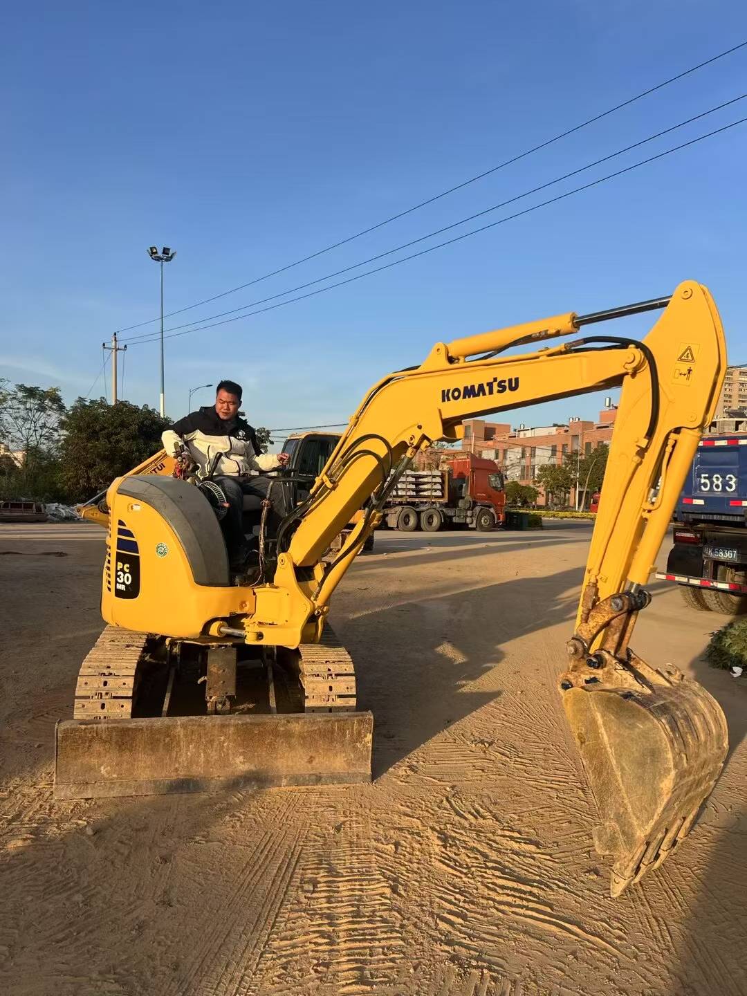 Used Komatsu PC30MR-2 Excavator 2016 Model / 4