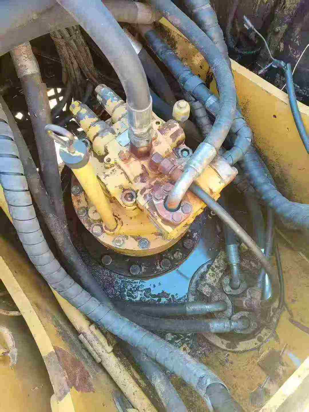 Used Caterpillar 323 Excavator 2016 Model / 5