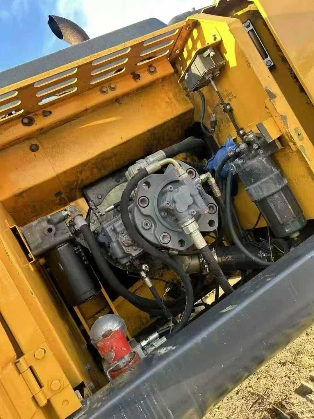 Used XCMG XE215 Excavator 2016 Model / 7