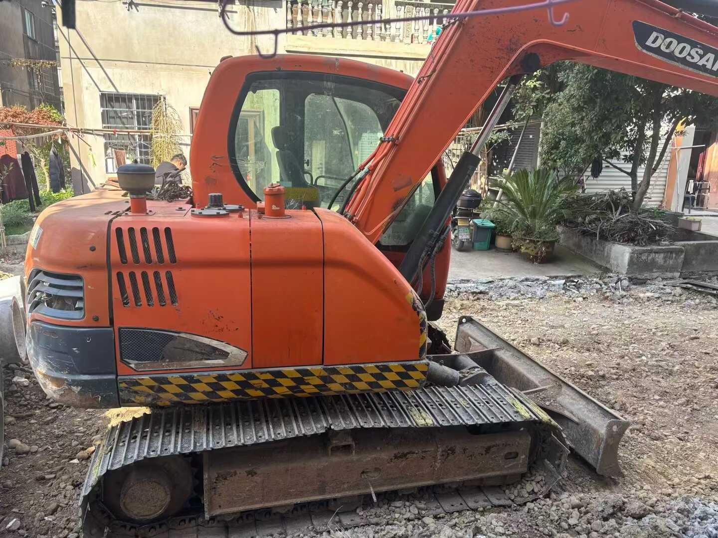 Buy Doosan DX75 Used Excavator / 1