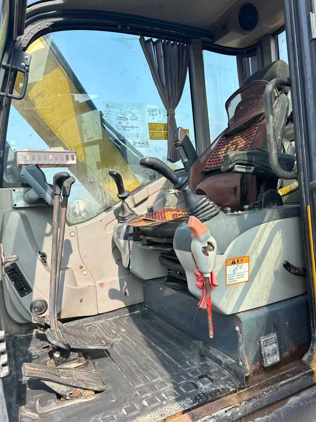 Used XCMG XE75WD Excavator 2016 Model / 6