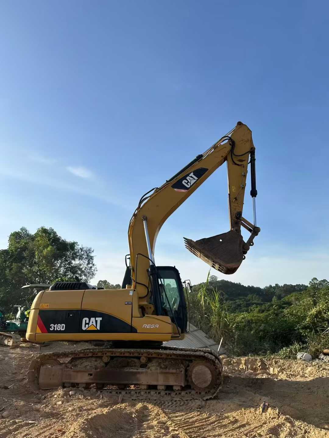 Used Caterpillar CT18 Excavator 2016 Model / 2