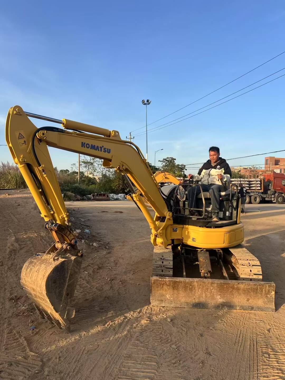 Used Komatsu PC30MR-2 Excavator 2016 Model / 5