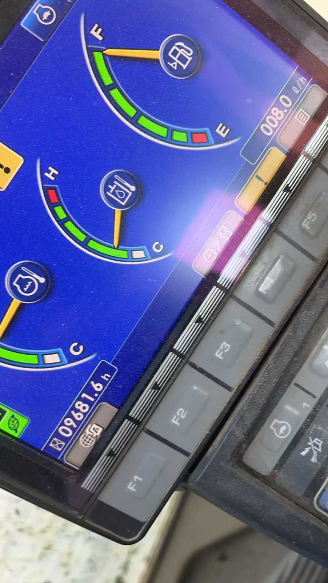 Used Komatsu HB215LC-1M0 Excavator 2016 Model / 3