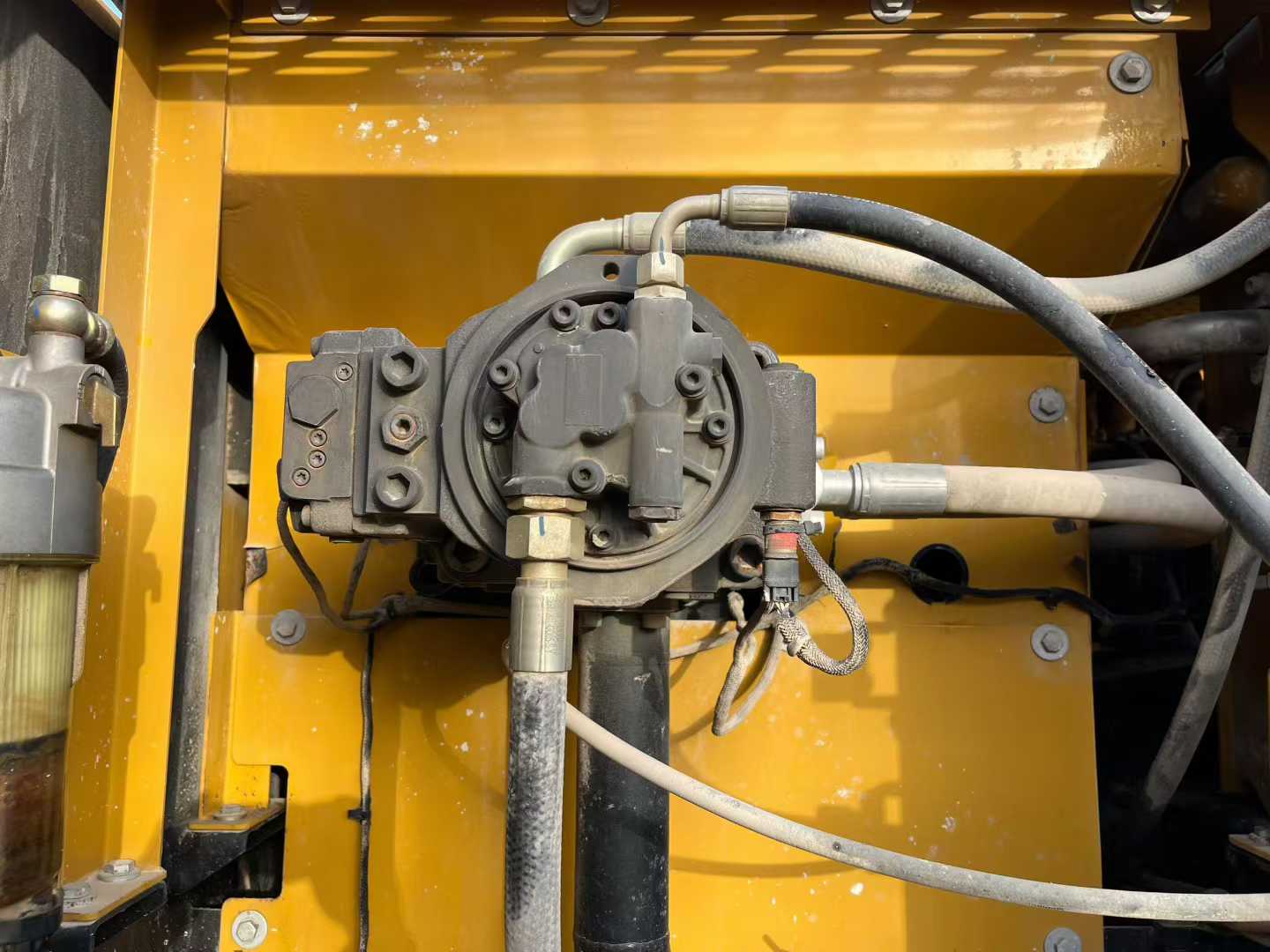 Used Sany SY245H Excavator 2016 Model / 2