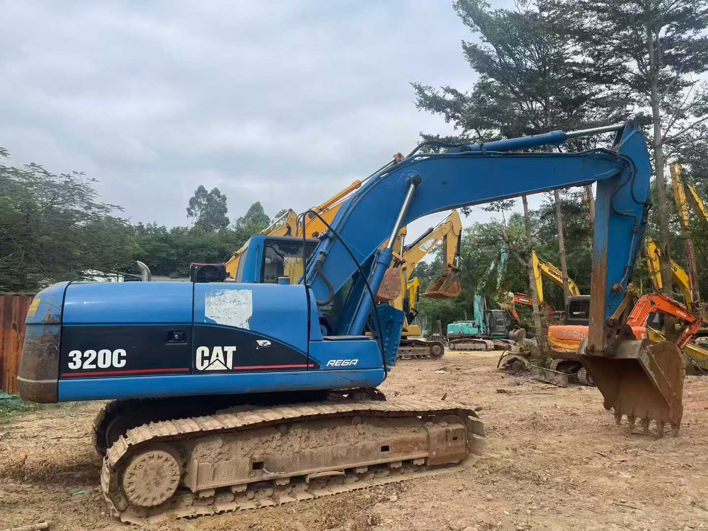 Buy Caterpillar 320C Used Excavator / 1