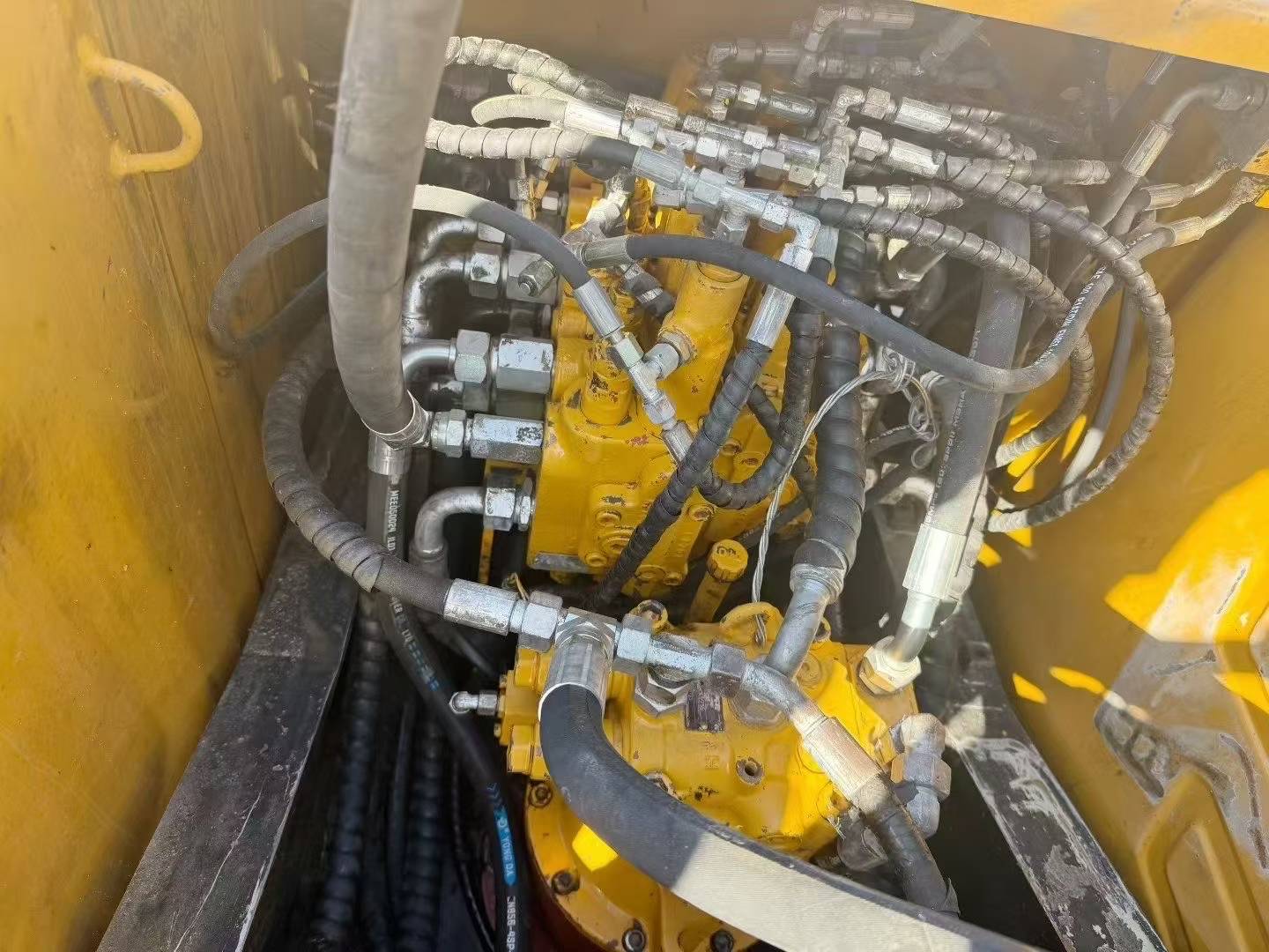 Used Sany SY135 Excavator 2016 Model / 8