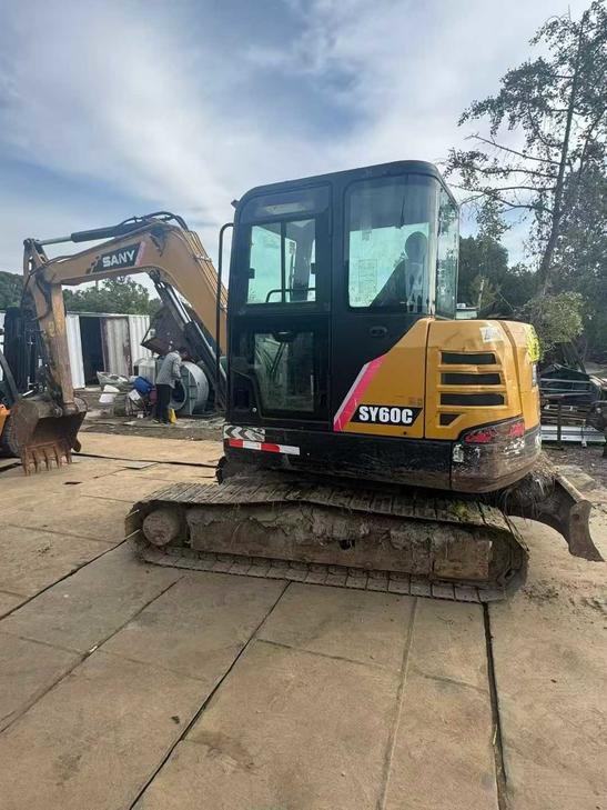 Buy Sany SY60 Used Excavator / 1
