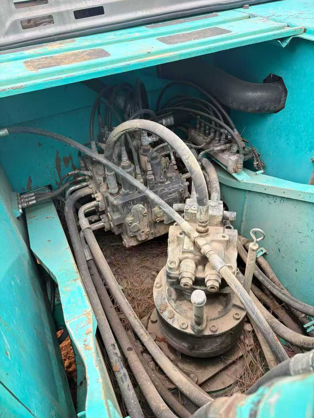 Used Kobelco SK210 Excavator 2011 Model / 5