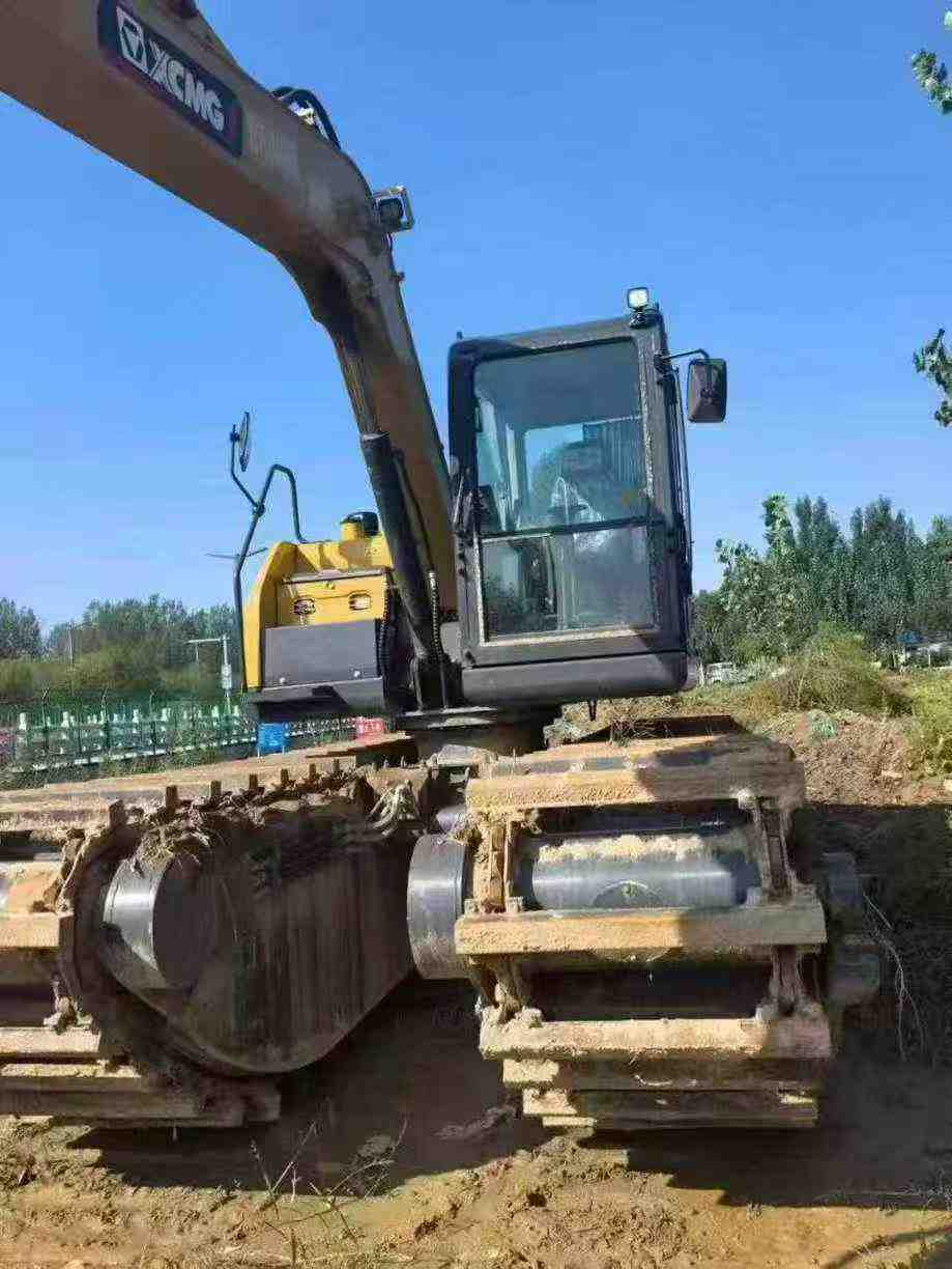 Used XCMG XE75WD Excavator 2016 Model / 7