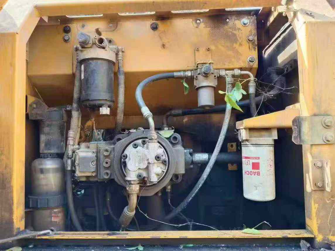 Used XCMG XE215 Excavator 2018 Model / 4