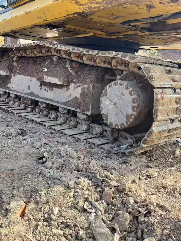 Used Komatsu PC200 Excavator 2016 Model / 4