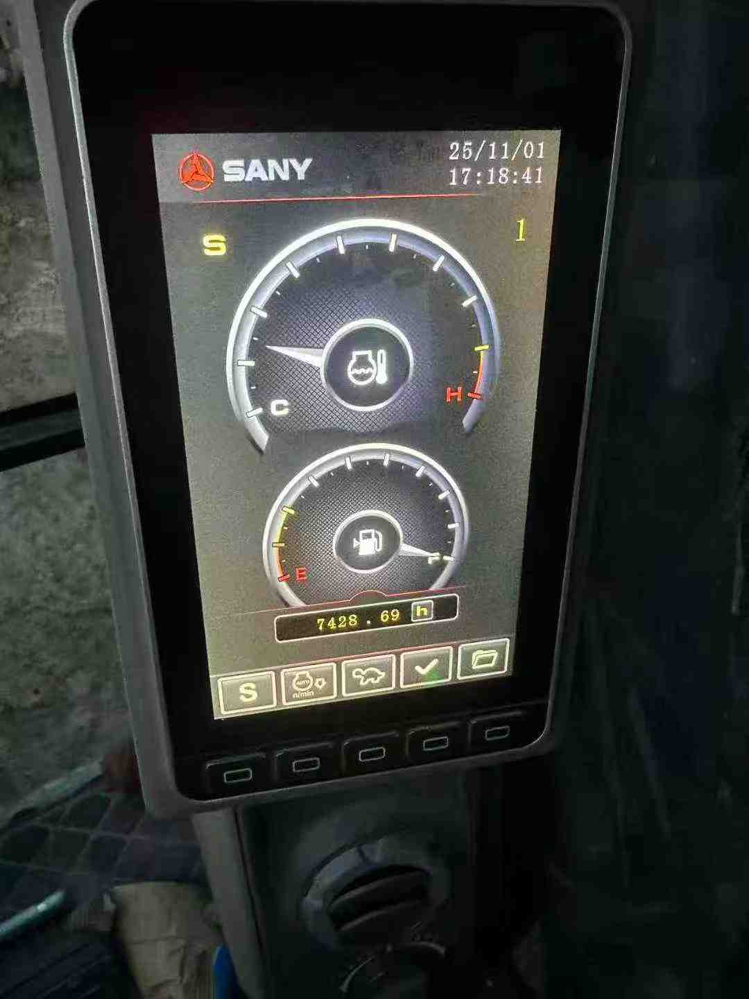 Used Sany SY215W Excavator 2020 Model / 7