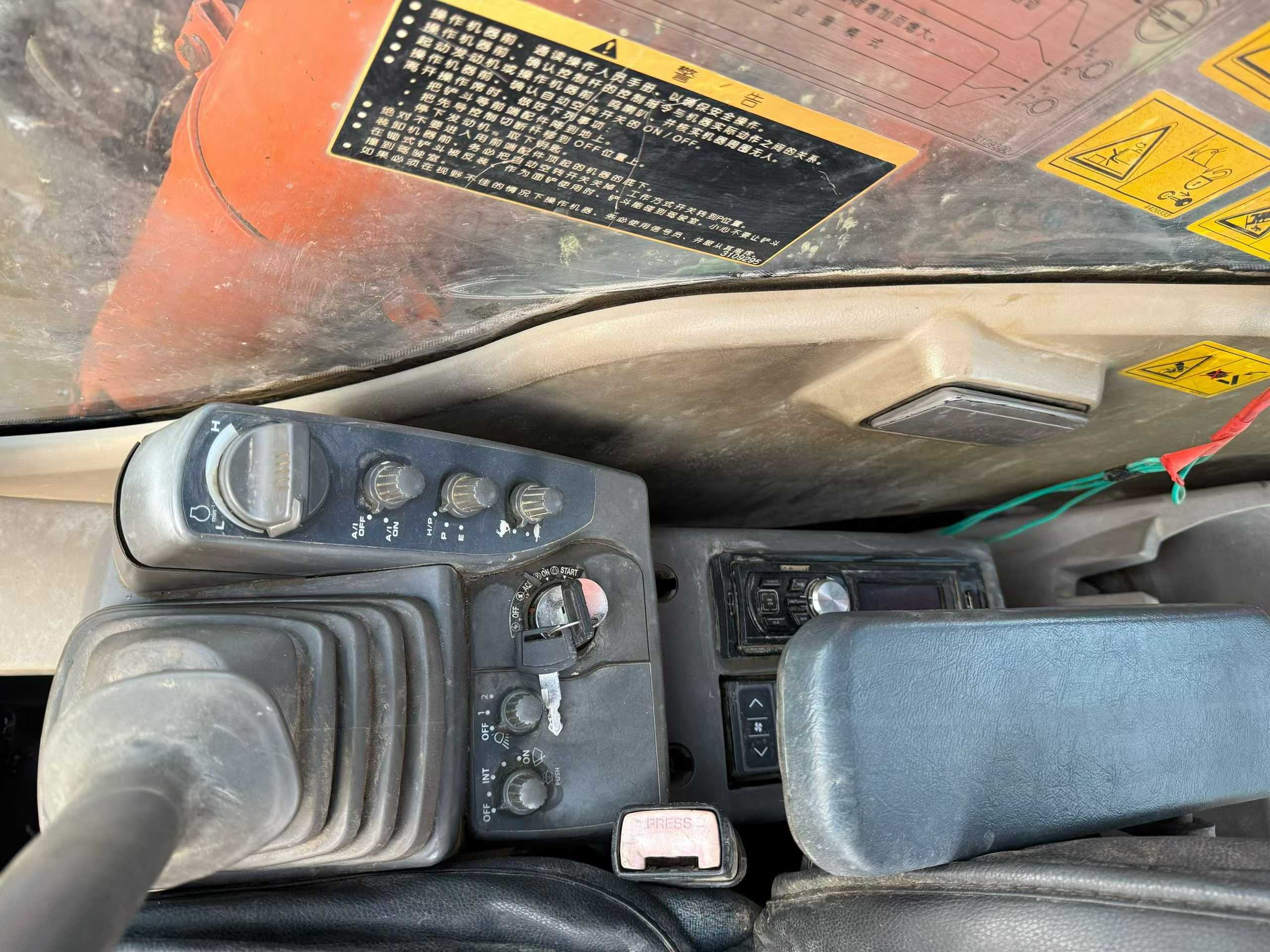 Used Hitachi ZAXIS200 Excavator 2016 Model / 3