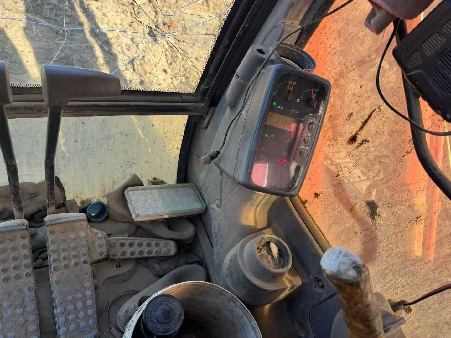 Used Hitachi ZAXIS200 Excavator 2016 Model / 6