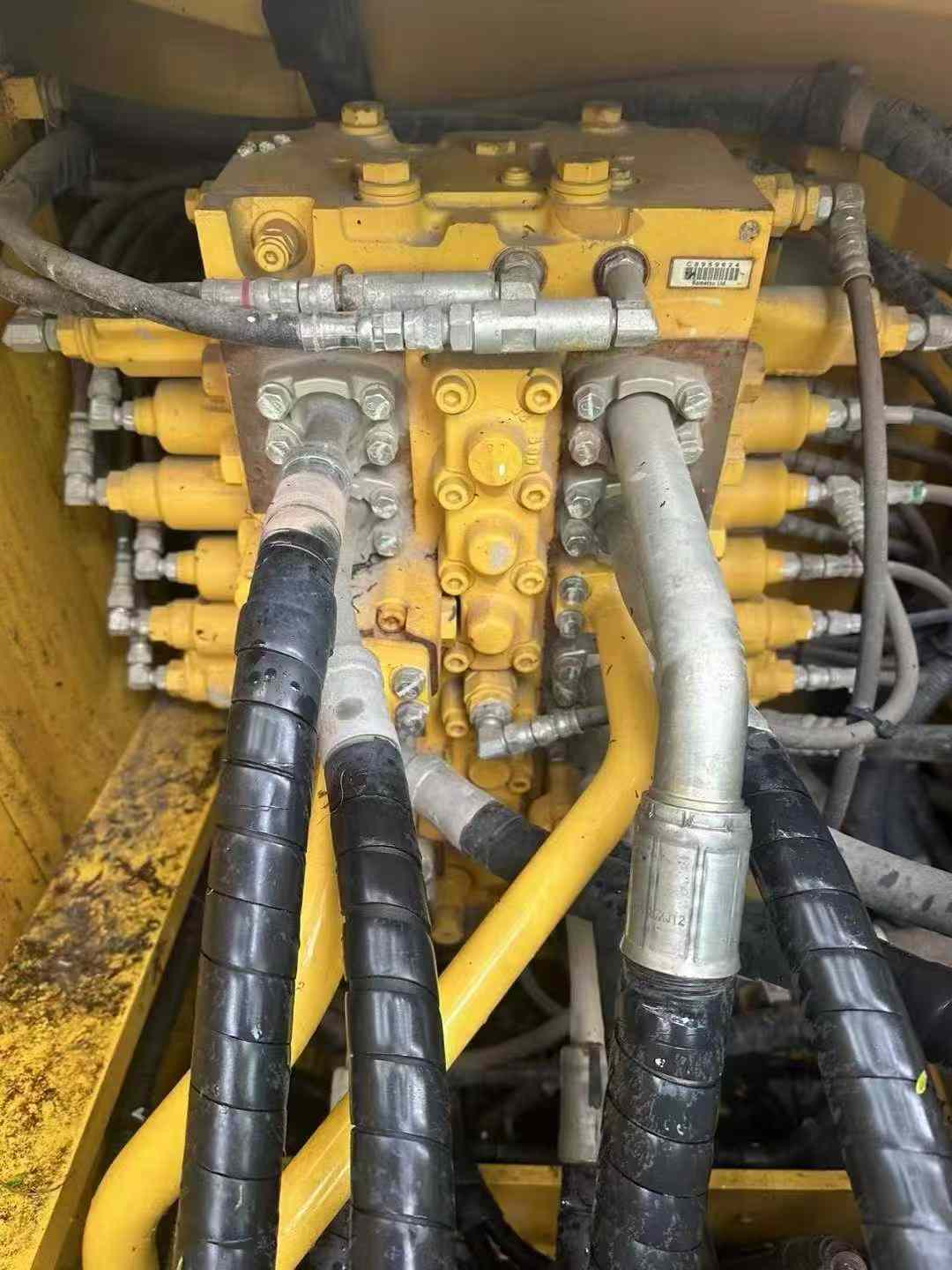 Used Komatsu PC200 Excavator 2020 Model / 4