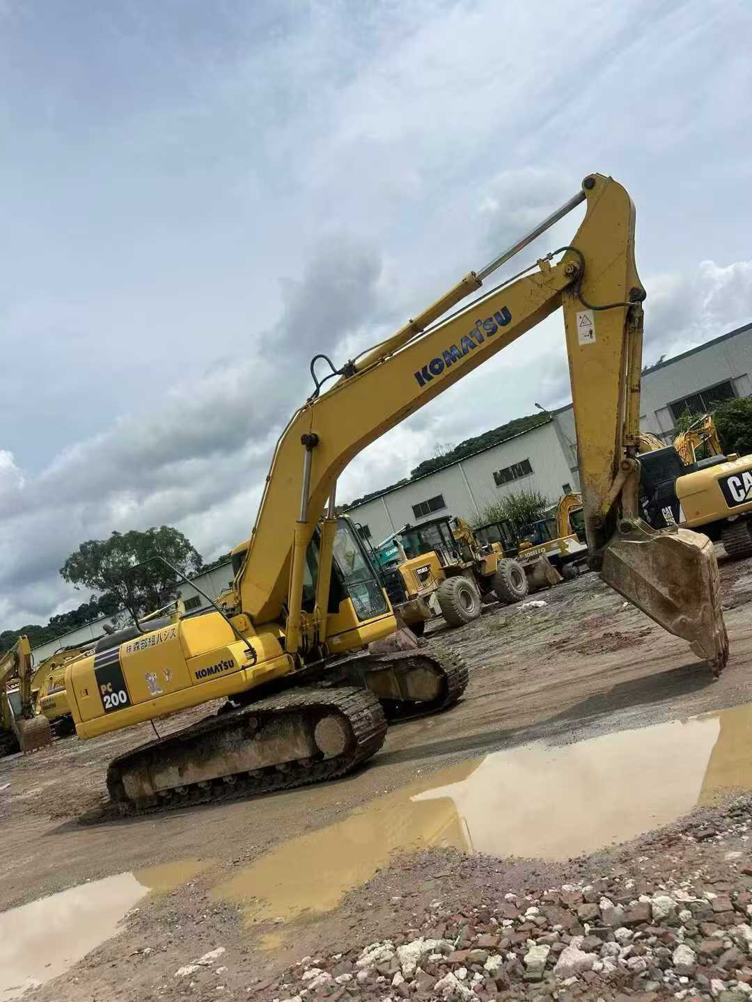 Buy Komatsu PW200-7 Used Excavator / 4 Used Komatsu PW200-7 Excavator 2016 Model / 4
