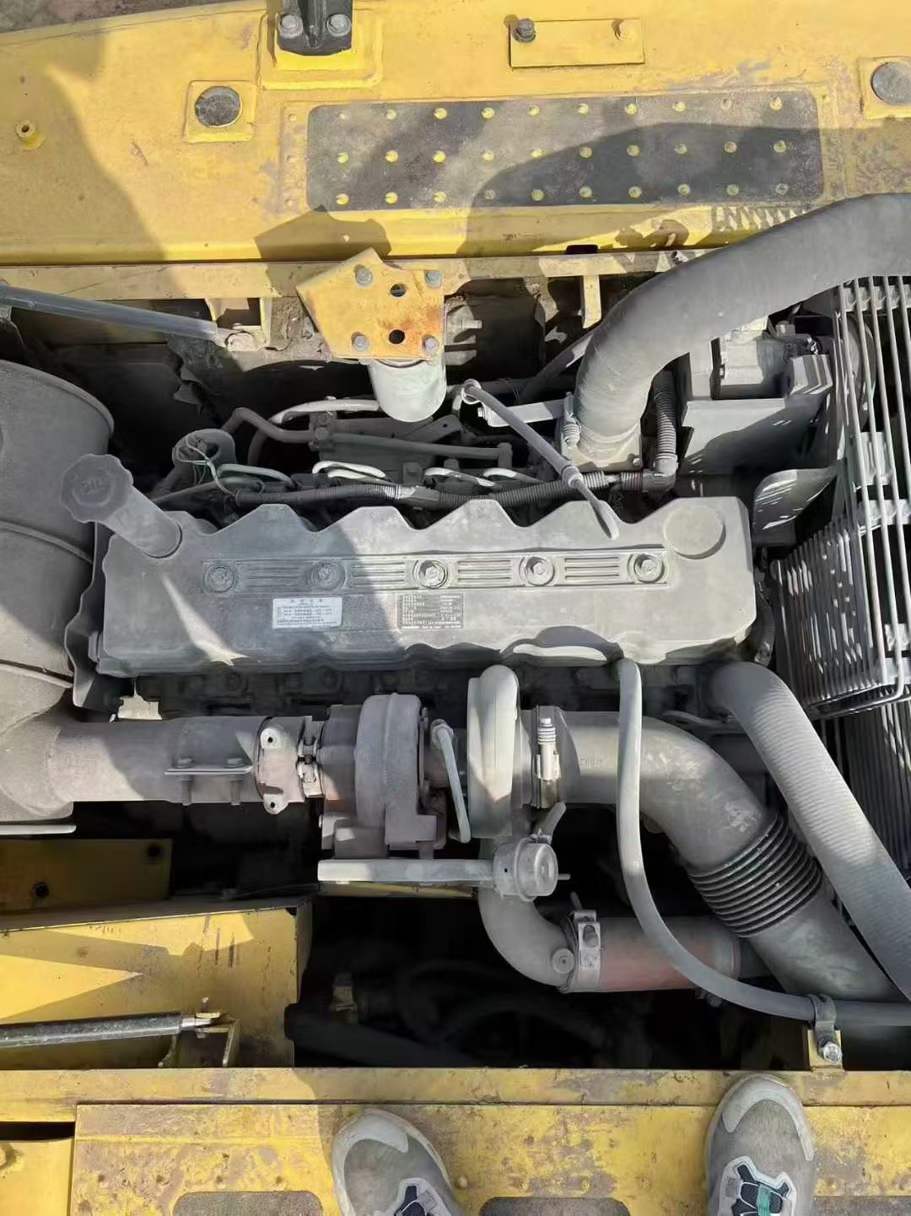 Used Komatsu PC200 Excavator 2016 Model / 6