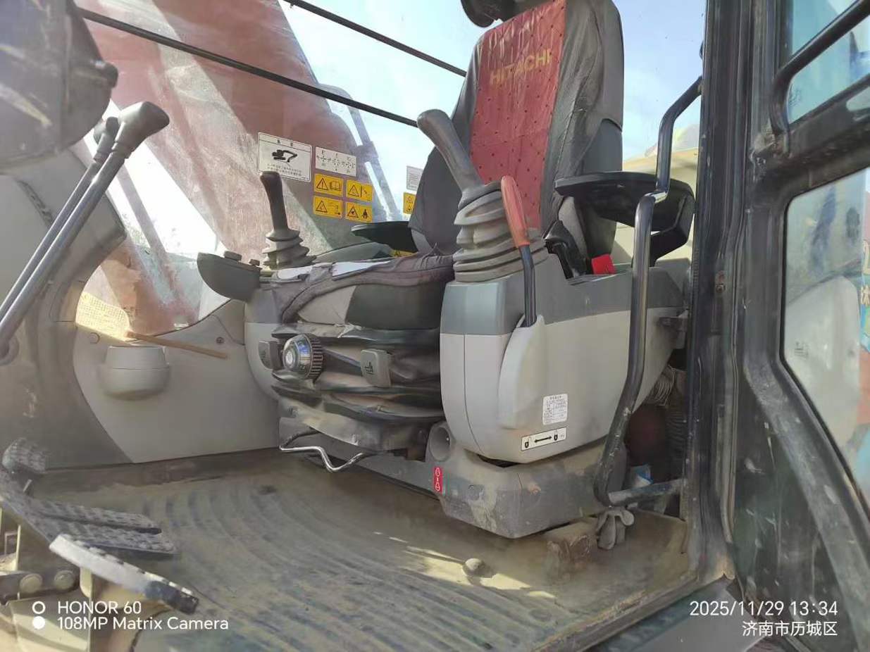 Used Hitachi ZAXIS200 Excavator 2021 Model / 3