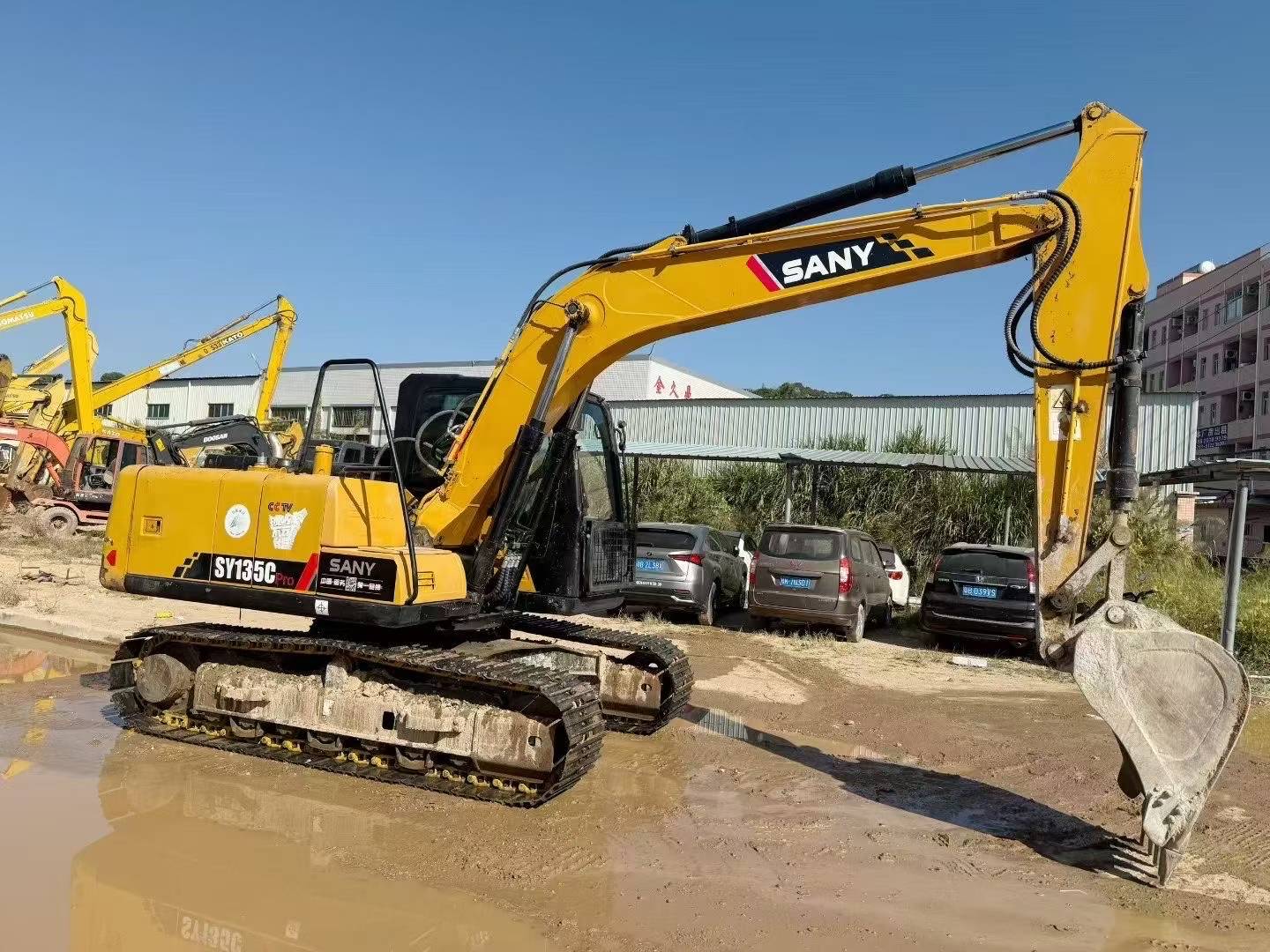 Used Sany SY135 Excavator 2016 Model / 2