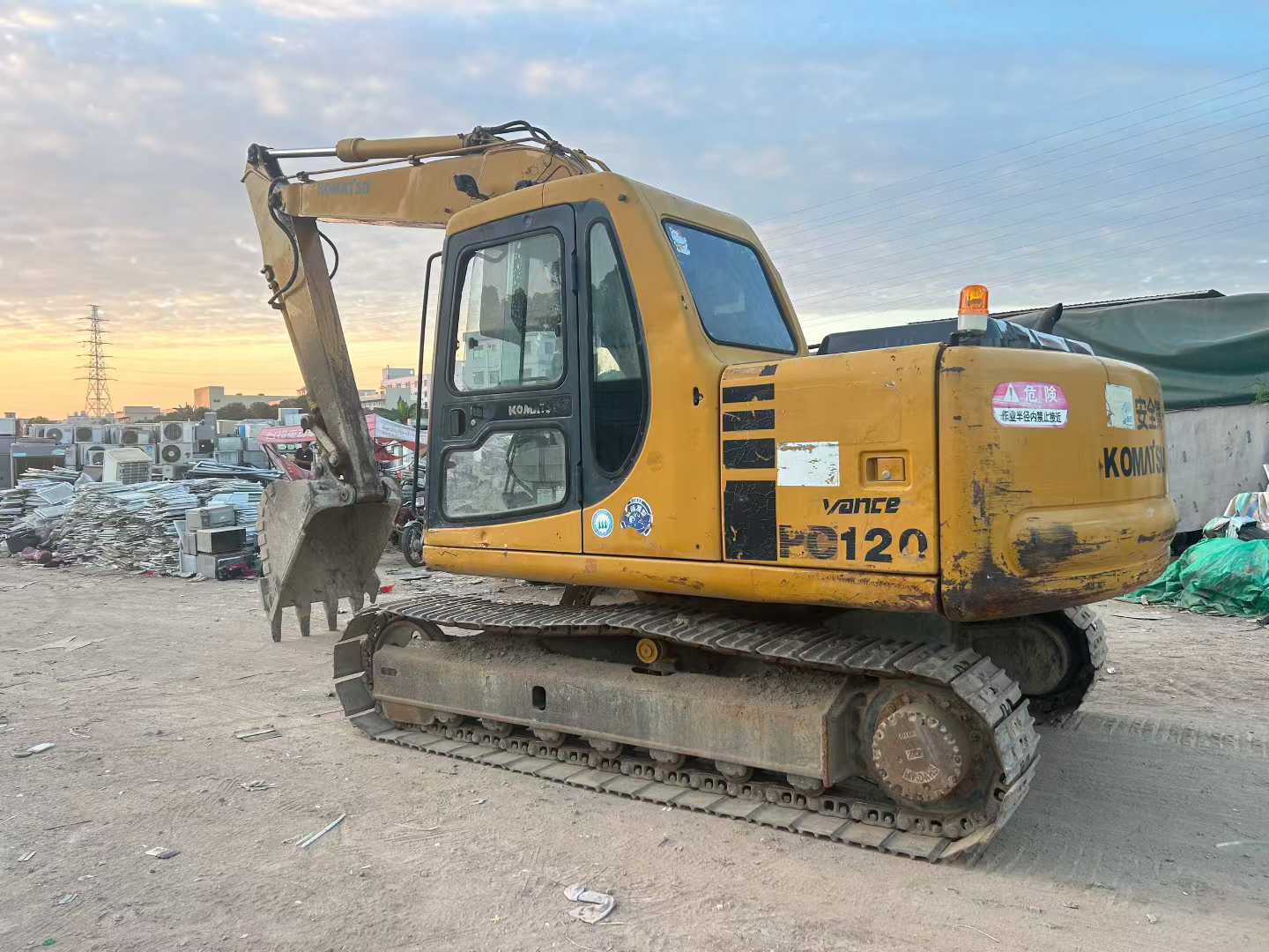 Buy Komatsu PC120-6 Used Excavator / 1