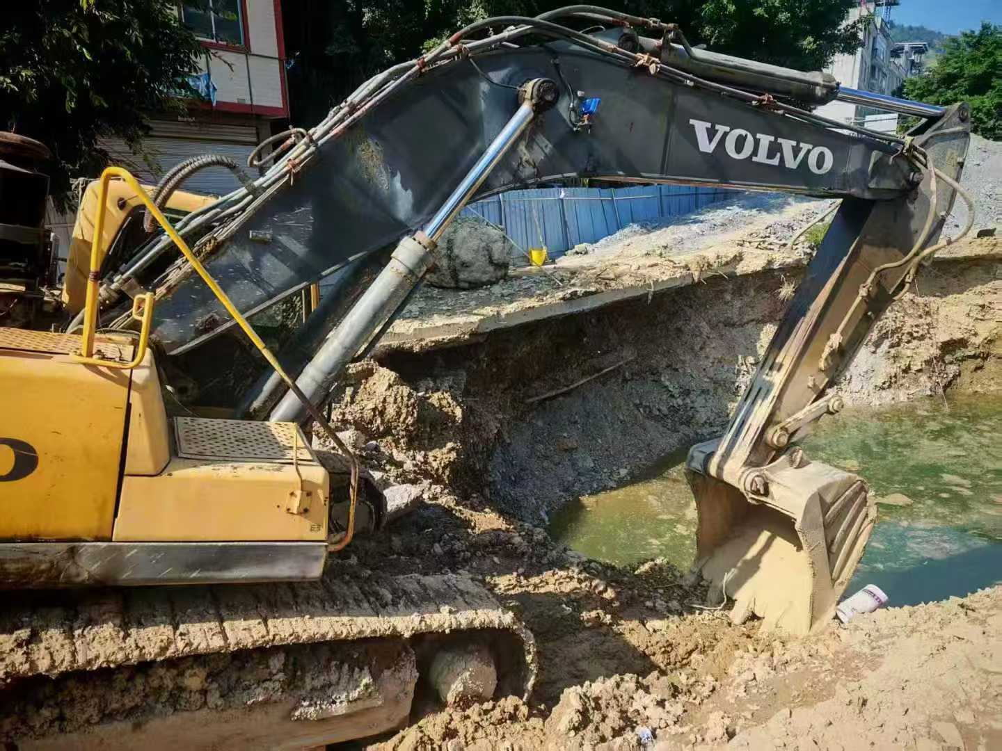 Used Volvo EC60 Excavator 2011 Model / 2