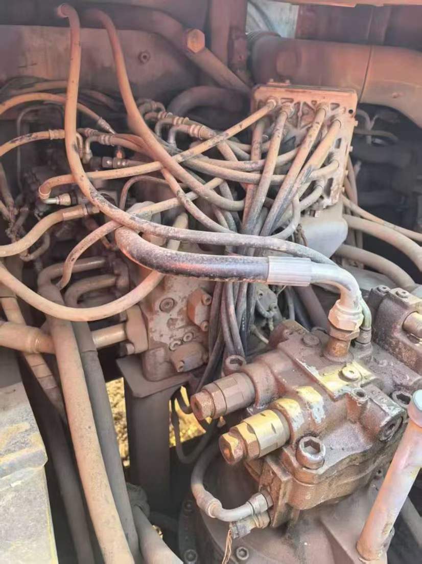 Used Hitachi ZAXIS200 Excavator 2010 Model / 5