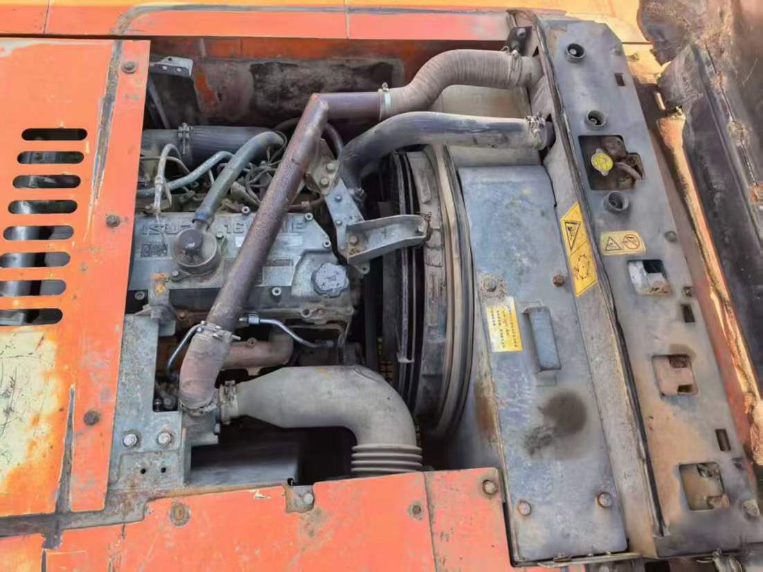 Used Hitachi ZAXIS200 Excavator 2010 Model / 7