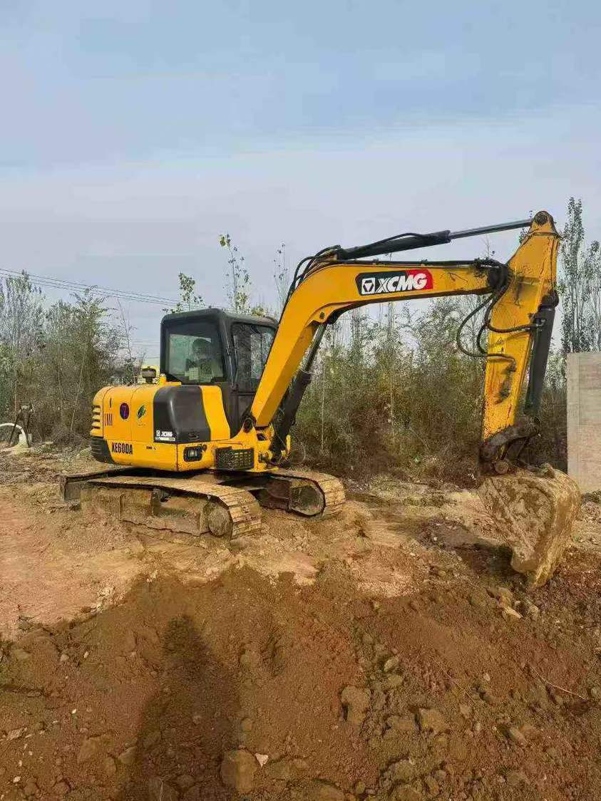 Used XCMG XE60 Excavator 2016 Model / 4