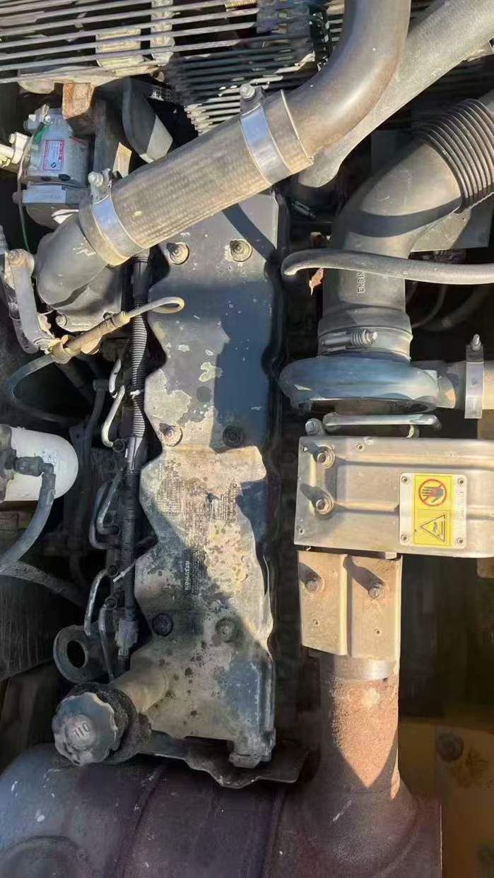 Used Komatsu PC200-8 Excavator 2010 Model / 7