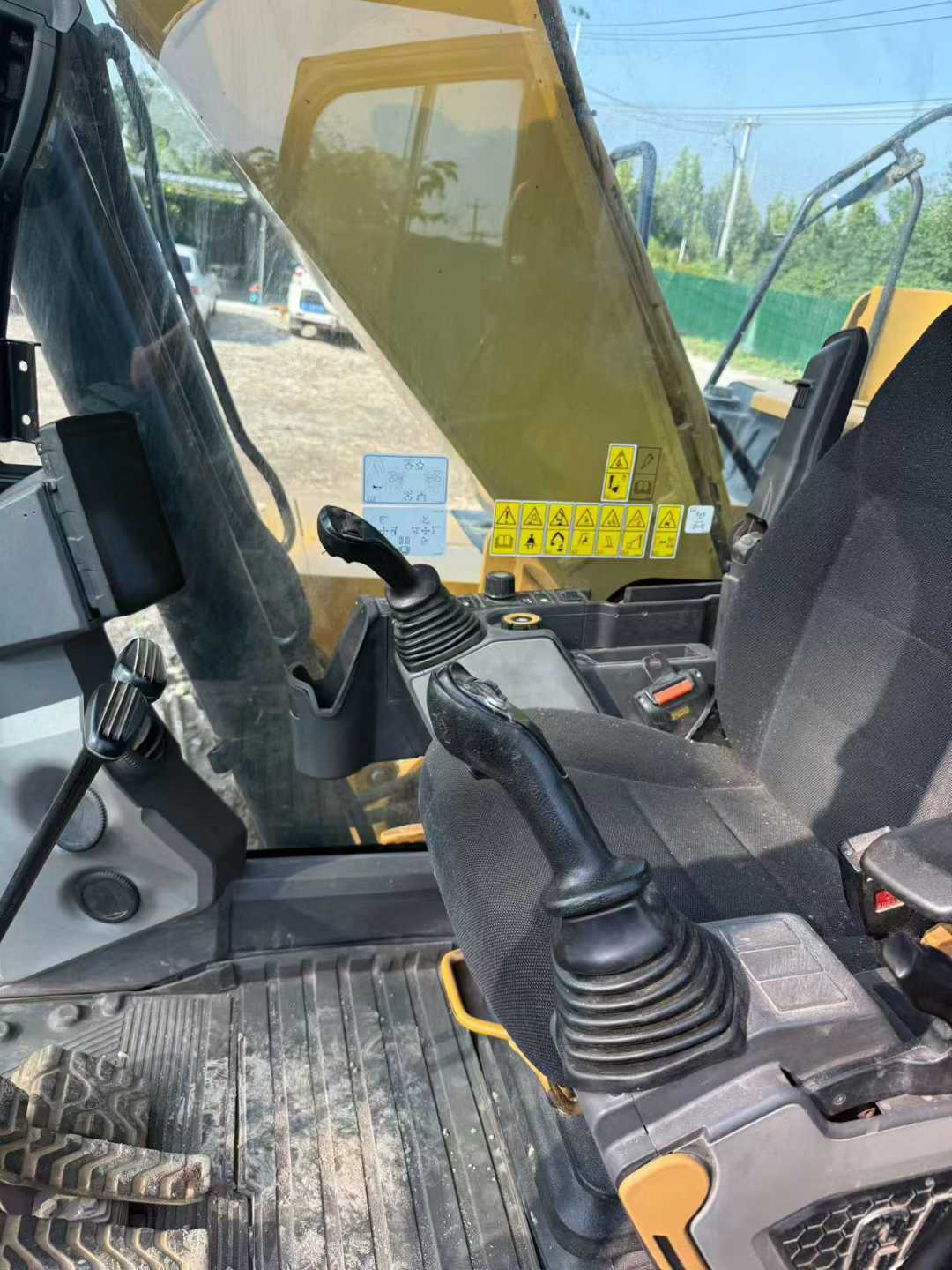 Buy Caterpillar 323 Used Excavator / 9 Used Caterpillar 323 Excavator 2020 Model / 9