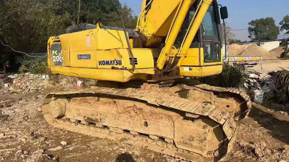 Used Komatsu PC200-8 Excavator 2010 Model / 3