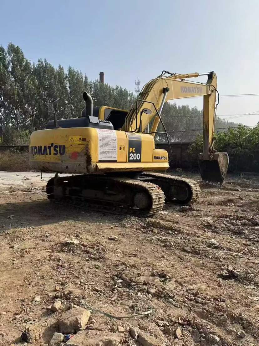 Used Komatsu PC200 Excavator 2016 Model / 2