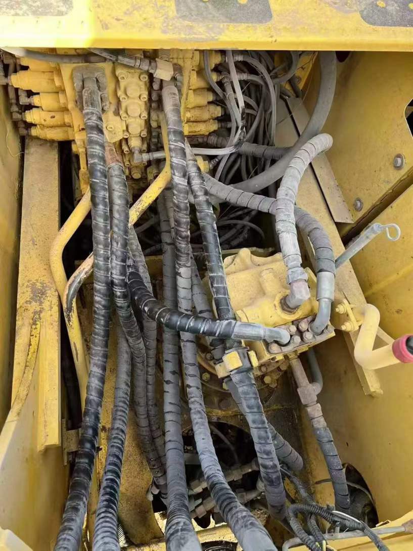 Used Komatsu PC200 Excavator 2016 Model / 7